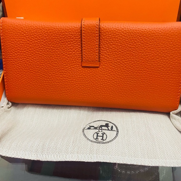 🧡 Hermès Vibrant Orange Vegan Leather Clutch - Picture 3 of 7